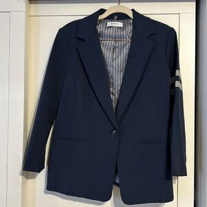 NWT fashion Blazer with cute detail